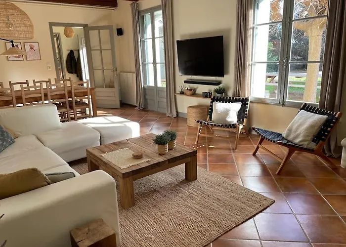 Domaine Des Lions - Maison De Charmante A Holiday home